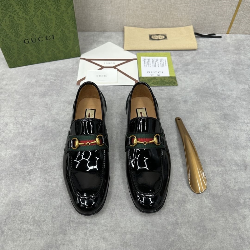 G*u*i leather shoes